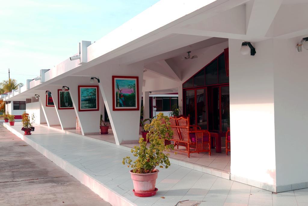 Hotel Sol Del Oriente איקיטוס מראה חיצוני תמונה