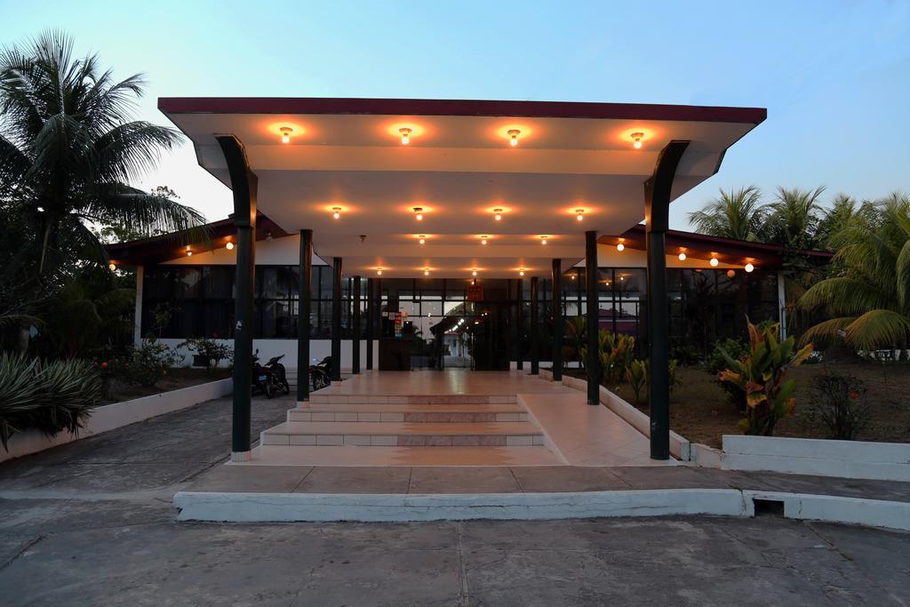 Hotel Sol Del Oriente איקיטוס מראה חיצוני תמונה