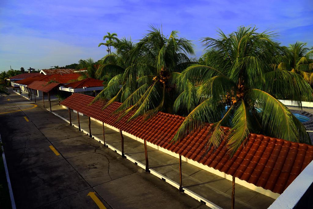 Hotel Sol Del Oriente איקיטוס מראה חיצוני תמונה