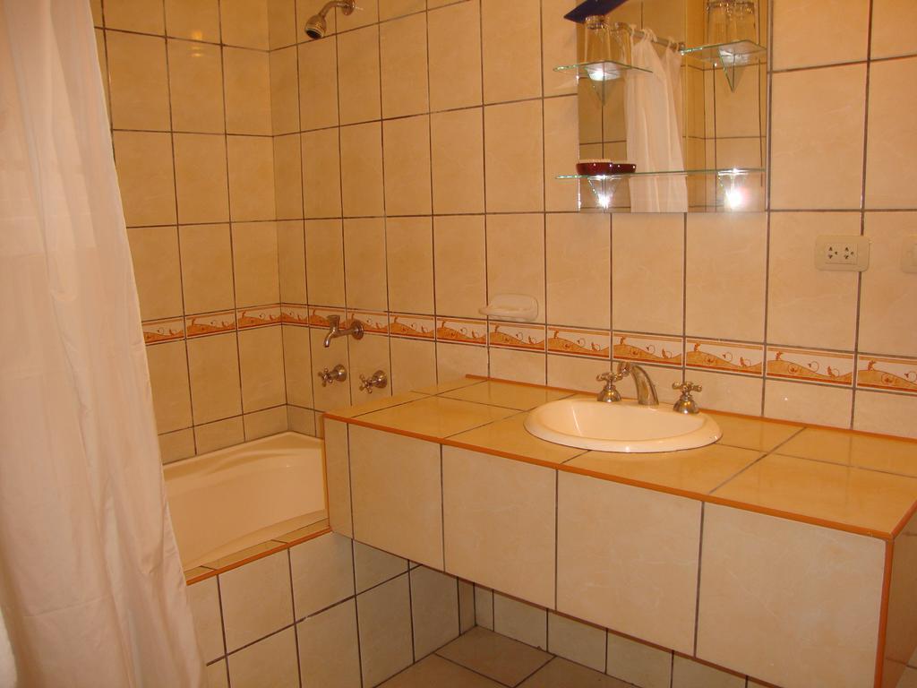 Hotel Sol Del Oriente איקיטוס מראה חיצוני תמונה